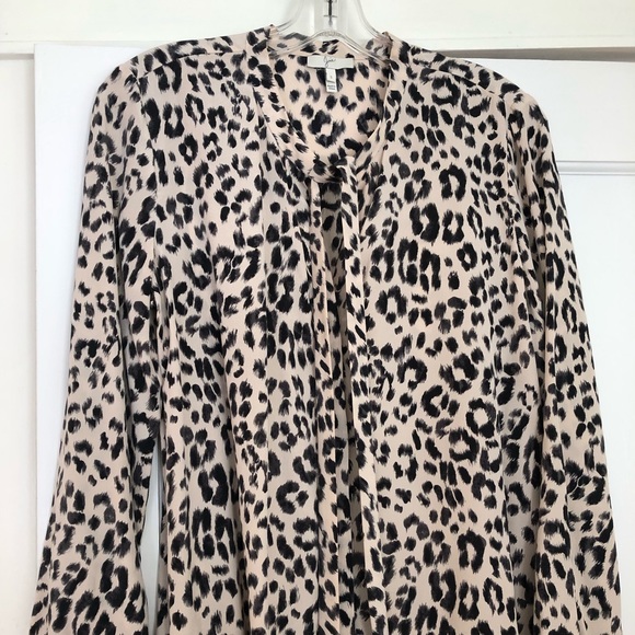 Joie light pink leopard print silk top. - Picture 1 of 6